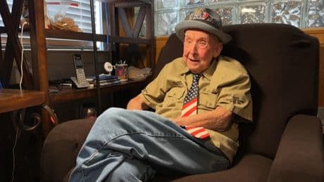Jake Larson, vétéran américain et star de Tiktok, est mort à l'âge de 102 ans