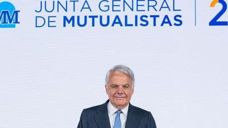 La junta de Mutua aprueba renovar a Garralda como presidente por tres años más