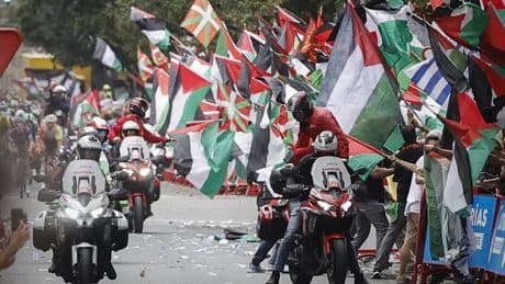 La ministra Rego y el líder de Bildu aplauden la  protesta radical contra Israel en la meta de Bilbao que deja 4 policías heridos