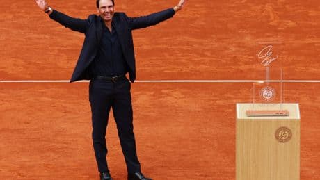 El homenaje de Rafa Nadal en Roland Garros tras 20 años de su debut, en imágenes