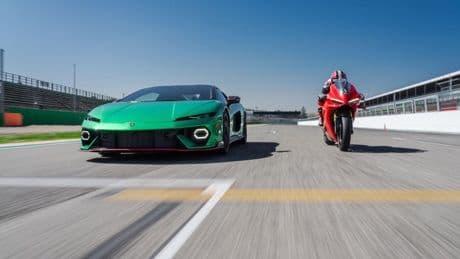 Lamborghini temerario frente a Ducati Panigale V4: un duelo entre italianos