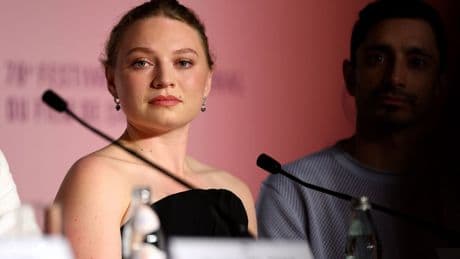 Actrice Mia Threapleton breekt door met hoofdrol in nieuwe Wes Anderson-film: ‘Zijn wereld is als een diorama’