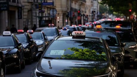 Manifestation des taxis à Paris: les accès aux aéroports perturbés ce mercredi