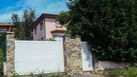 House of horrors with kids locked up in nappies discovered by 'nosy' neighbour