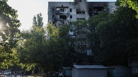 Ukraine-Liveblog: Selenskyj: 300 Drohnenattacken und 30 Raketenangriffe in einer Nacht