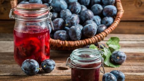 Pflaumen haltbar machen: So genießen Sie das Obst auch im Winter
