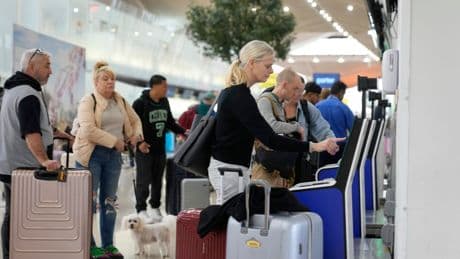 PHOTO COLLECTION: Newark Airport Flight Delays