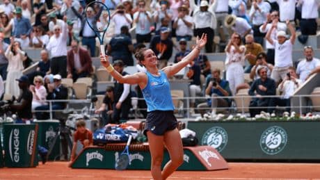 «Une insouciance et humilité qui font plaisir à voir» : à Roland-Garros, le tennis français sous le charme de la sensation Loïs Boisson