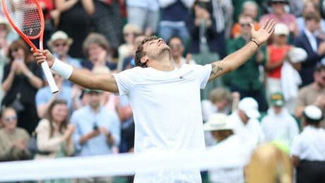 Cobolli ai quarti a Wimbledon: l'azzurro batte Cilic in quattro set: best ranking e prima volta ai quarti di finale di uno Slam. Ora Djokovic
