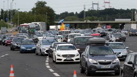 Retours de vacances: un trafic important prévu dès vendredi par Bison Futé avant un samedi noir dans le Sud