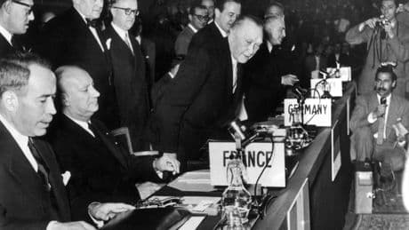 Festakt in Brüssel: 70 Jahre Bündnistreue: Nato feiert Beitritt Deutschlands
