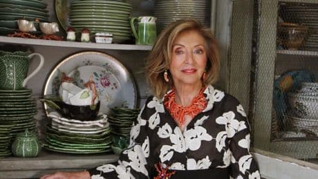 En casa de Lola Suarez, la matriarca de la saga de joyeros apasionada del arte y las hojas de arce