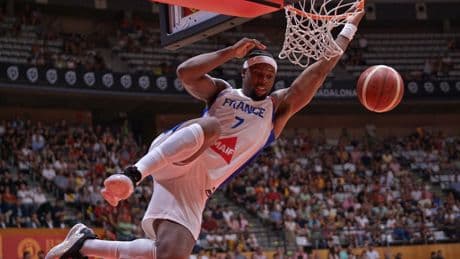 Basket : solides, les Bleus domptent l’Espagne et montent en puissance