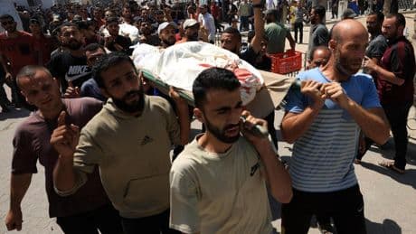 Cerca de 100 gazatíes son asesinados en 24 horas mientras esperaban ayuda humanitaria en Gaza