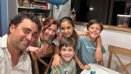 Joan Cuscó (39 años), un mes en coma por un accidente en patinete eléctrico sin casco: “La Seguridad Social no cubre la rehabilitación crónica y no me puedo permitir todas las sesiones”