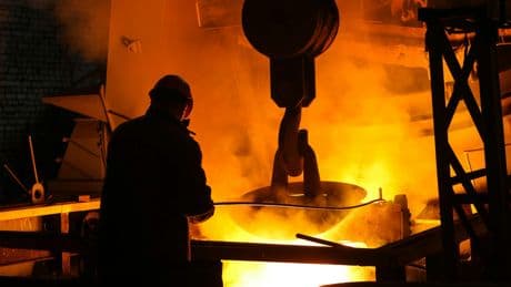 El metal que electrifica el mundo se tambalea: la "batalla del cobre" de EEUU desata un desplome histórico en los mercados