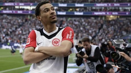 Ekitiké verlässt die Eintracht: Stürmer für Europas Spitze