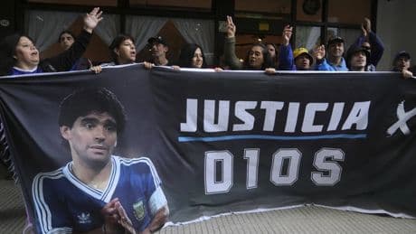 El director de la clínica Olivos: &quot;Las conductas de Maradona eran autolesivas, no comía, tomaba cosas...&quot;