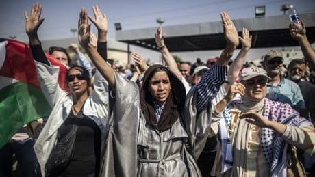 Egipto reprime la Marcha Global a Gaza hasta forzar su suspensión: "Nos subieron a los autobuses a palos"
