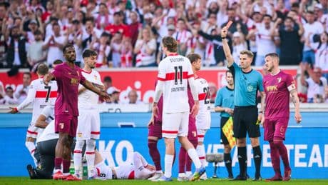 Fußball-Bundesliga: Tränen und Tore: Stiller-Aus bei VfB-Sieg gegen Augsburg