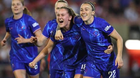 La Federación Inglesa prohibirá a las mujeres transgénero jugar en el fútbol femenino