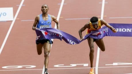 El campeón mundial de maratón se decide por 'foto finish'