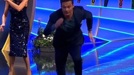 ‘Wheel of Fortune’ host Ryan Seacrest face-plants while attempting stunt on game show