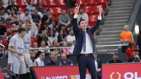 Xavi Pascual extiende su leyenda en Rusia: entrenador del año