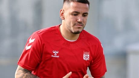 Rey Manaj, Sivasspor'dan ayrılıyor! İşte yeni takımı
