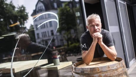 Eigelstein expandiert: Düsseldorfs Kölsch-Brauhaus eröffnet neue Weinbar