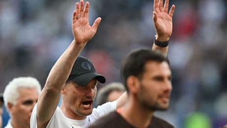 Fußball-Bundesliga: St. Paulis Blessin bremst: Abstieg rechnerisch noch möglich