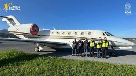 Evasione fiscale, sequestrati tre jet di lusso a Villanova d’Albenga. Scatta l’operazione Hidden Flights | Video