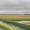 In de dorpen rond de uit­dijende Eemshaven zien ze de bui al hangen: ‘Dit gaan ze volbouwen’