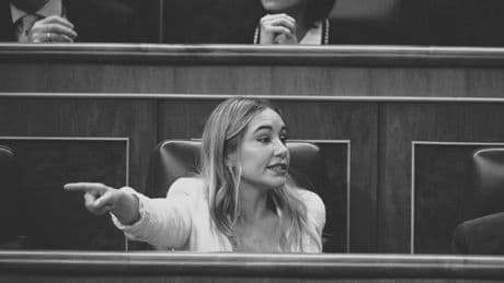 La mentira siempre debe llevar a la dimisión