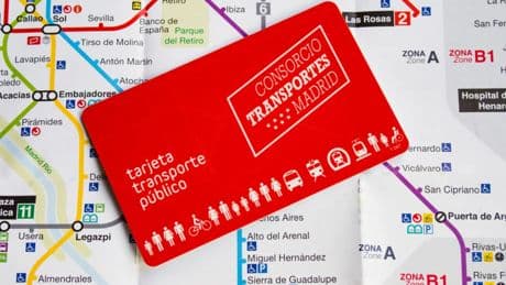 Ojo con esta estafa en redes: el INCIBE avisa de falsos bonos de transporte para robar datos personales