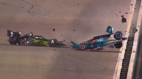 Glück im Unglück: Heftiger Crash beim IndyCar: Rennwagen hebt nach Unfall ab