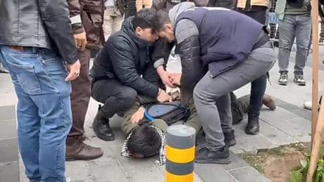 1 Mayıs'ta polis kontrolünde üzerinden makas çıktı, 'burun kıllarımı kesiyorum' dedi