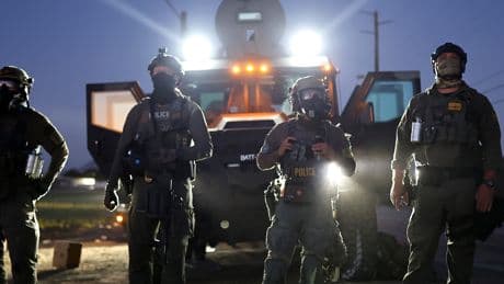 Judges Keep Restrictions on Los Angeles Immigration Arrests