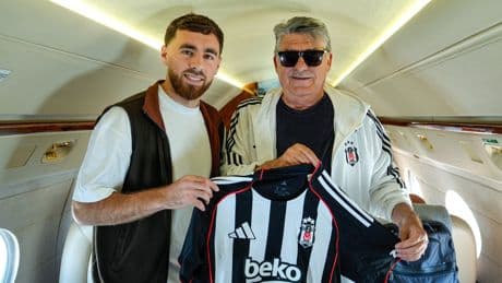 Beşiktaş Orkun Kökçü'nün formalı fotoğrafını uçaktan paylaştı