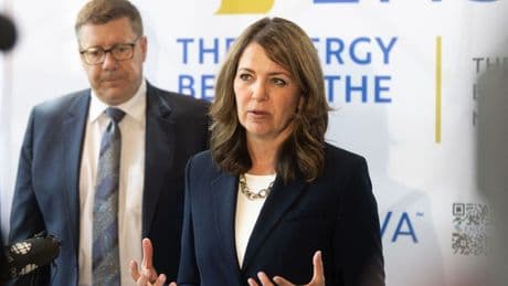 Health Canada won't fight Alberta's plan to charge for COVID vaccines