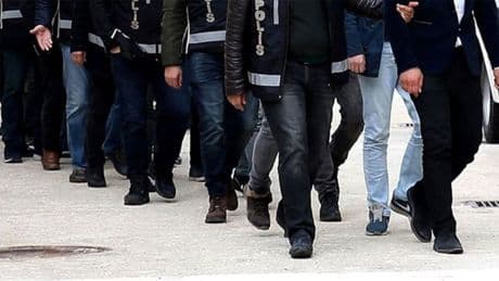 Ekonomik çöküş ahlakı da çökertti