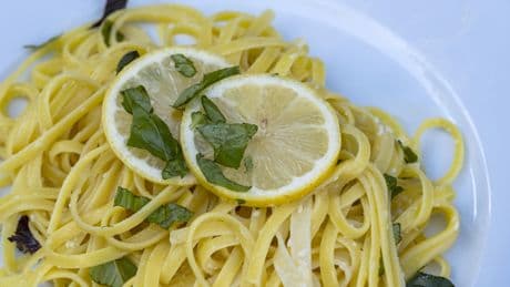 So einfach war Pasta noch nie: Jamie Olivers geniales 3-Zutaten-Rezept