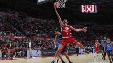 El Casademont Zaragoza vuelve a ganar y sentencia al Leyma Coruña
