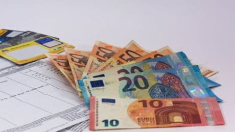 Bollette, arrivano gli sconti fino a 200 euro. Da martedì più trasparenza nei resoconti