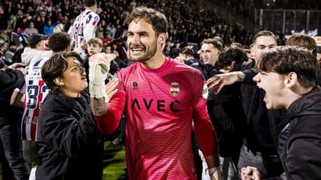 Willem II ontsnapt in penaltyserie aan degradatie, nu finale tegen Telstar
