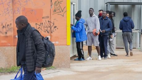 El Gobierno de Ayuso se suma a la petición de Alcalá de Henares para cerrar el centro de migrantes