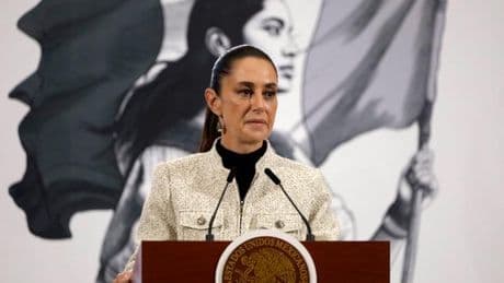 “Épidémie de luxe” : la présidente mexicaine recadre ses élus après leurs vacances
