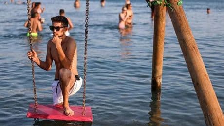 Warning over eye-watering price of sunbathing at Turkish beaches as prices rocket