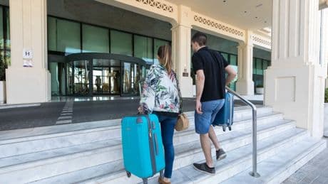 Los salarios en el turismo perdieron hasta un 10% de poder adquisitivo entre 2019 y 2024