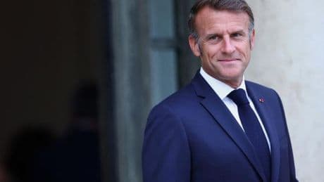 Emmanuel Macron apporte son « soutien total » à la « démarche » de François Bayrou ; Edouard Philippe juge « assez inéluctable » une dissolution en cas de blocage